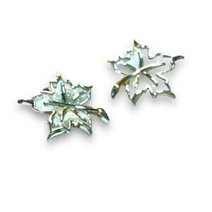 JUDY LEE VINTAGE 1950 MID CENTURY FAUX GOLDTONE & WHITE LEAF CLIP ON EARRINGS